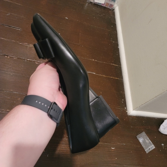 Salvatore Ferragamo Viva Black leather heels size 10 C - Picture 2 of 4